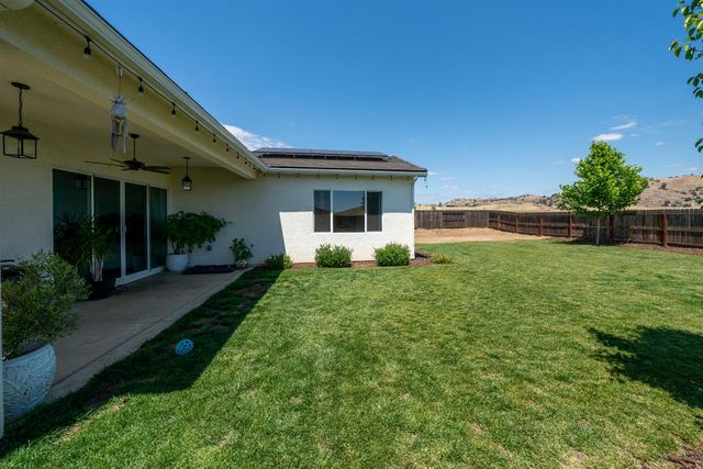 20058 Sunset Dr, Friant, CA 93626