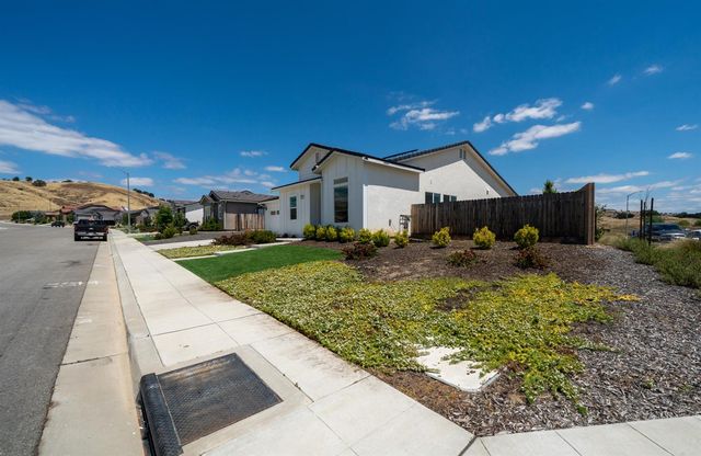 20058 Sunset Dr, Friant, CA 93626