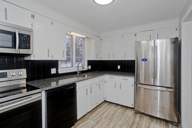 53 Meadowlark, Longmeadow, MA 01106