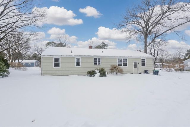 53 Meadowlark, Longmeadow, MA 01106