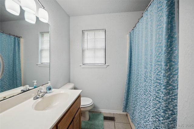 1105 S Maple Avenue, Tahlequah, OK 74464