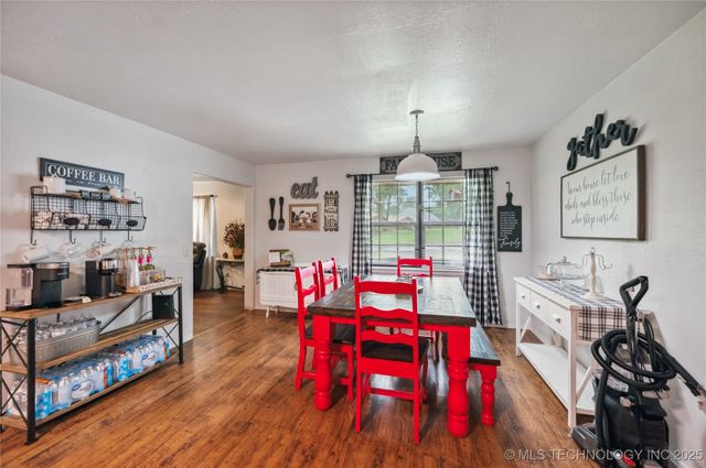 1105 S Maple Avenue, Tahlequah, OK 74464