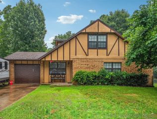 1105 S Maple Avenue, Tahlequah, OK 74464