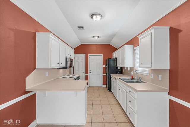 6004 Summerville Lane, Bossier City, LA 71111