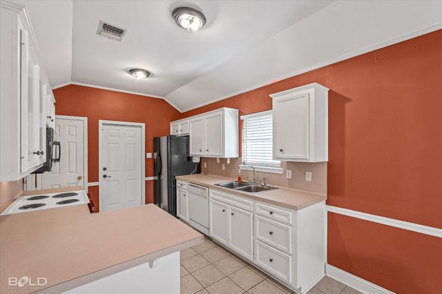 6004 Summerville Lane, Bossier City, LA 71111