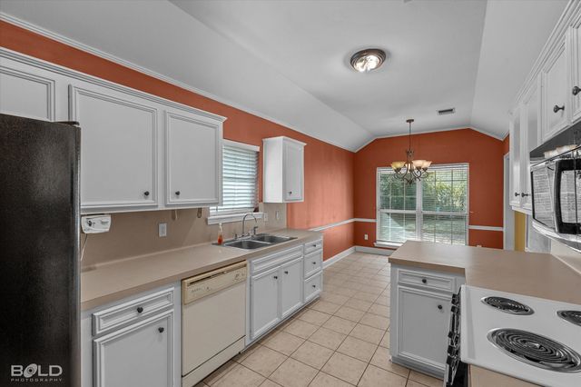 6004 Summerville Lane, Bossier City, LA 71111