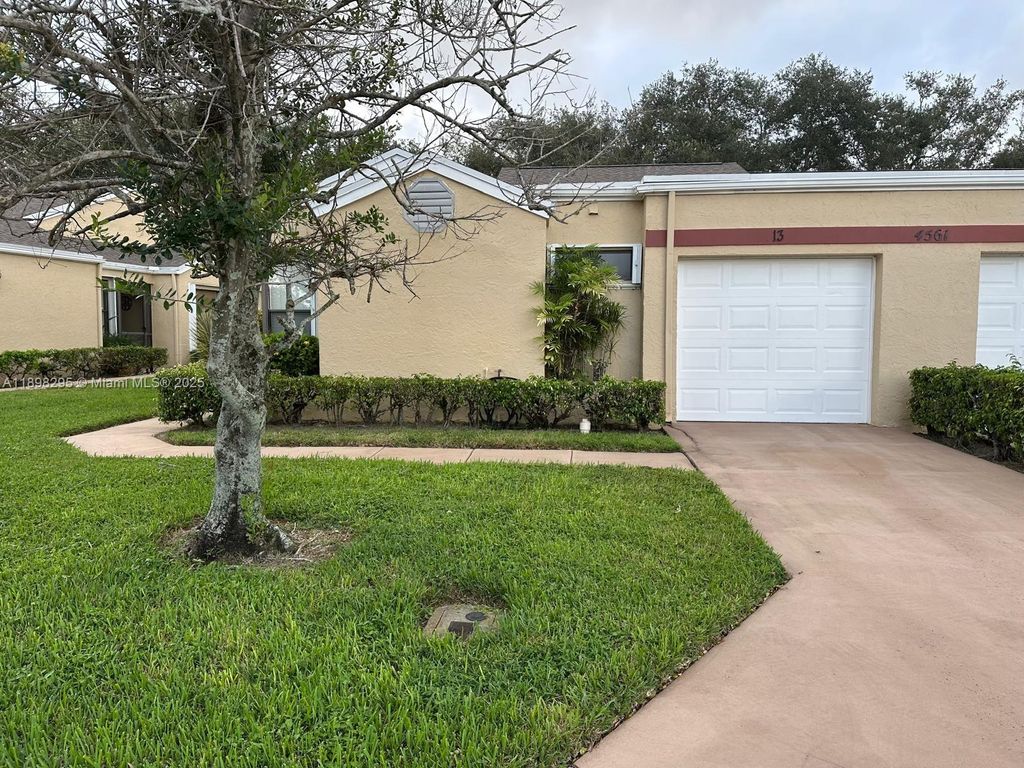 4561 Discovery Ln 13, West Palm Beach, FL 33417