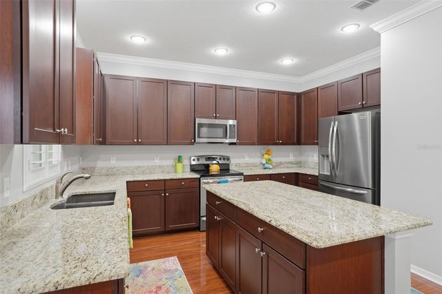 5693 DALEY WAY, Oviedo, FL 32765
