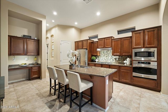 8456 E JASMINE Circle, Mesa, AZ 85207