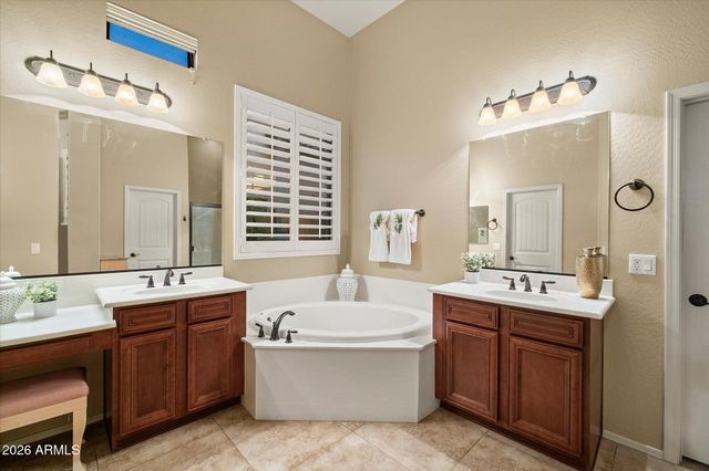 8456 E JASMINE Circle, Mesa, AZ 85207