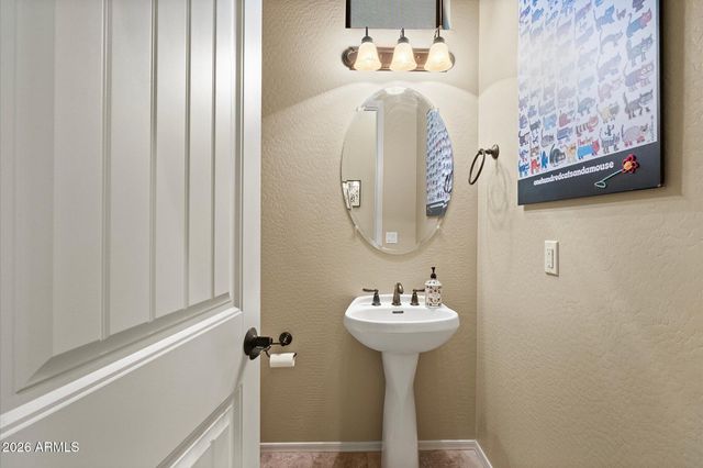 8456 E JASMINE Circle, Mesa, AZ 85207