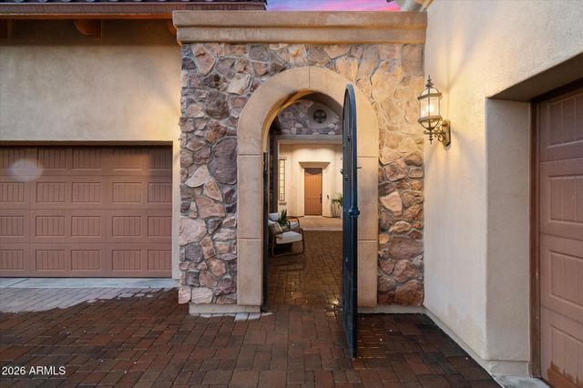 8456 E JASMINE Circle, Mesa, AZ 85207