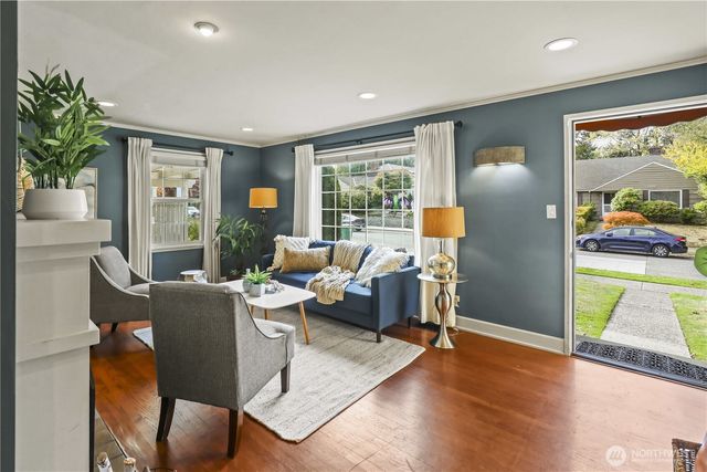 5122 46th Avenue NE, Seattle, WA 98105