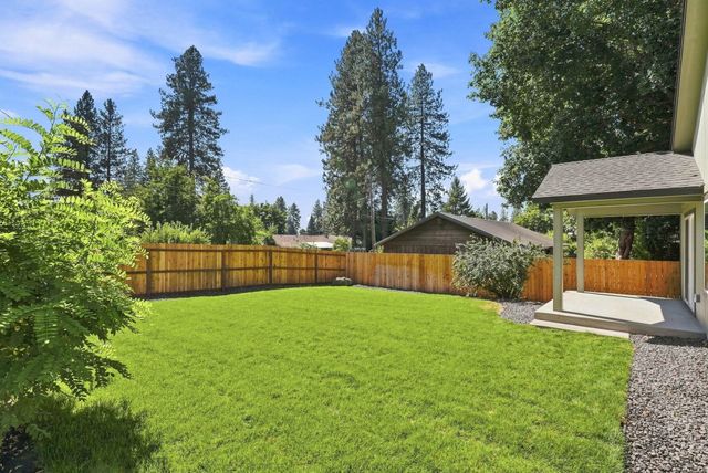 614 E A St, Deer Park, WA 99006