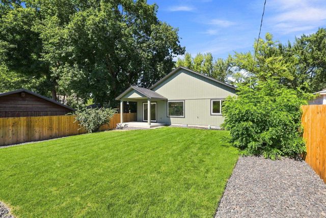 614 E A St, Deer Park, WA 99006