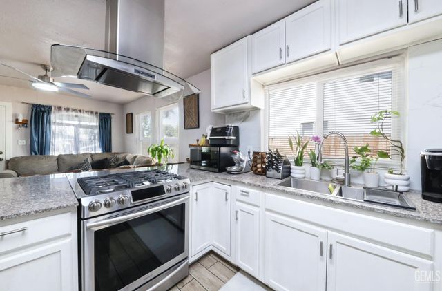 710 R Street, Bakersfield, CA 93304