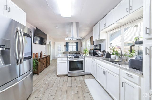710 R Street, Bakersfield, CA 93304