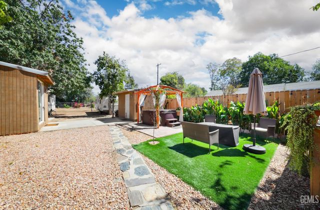 710 R Street, Bakersfield, CA 93304