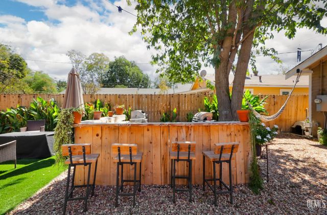 710 R Street, Bakersfield, CA 93304