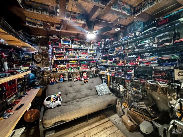 710 R Street, Bakersfield, CA 93304