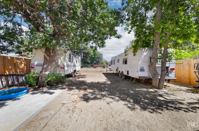 710 R Street, Bakersfield, CA 93304