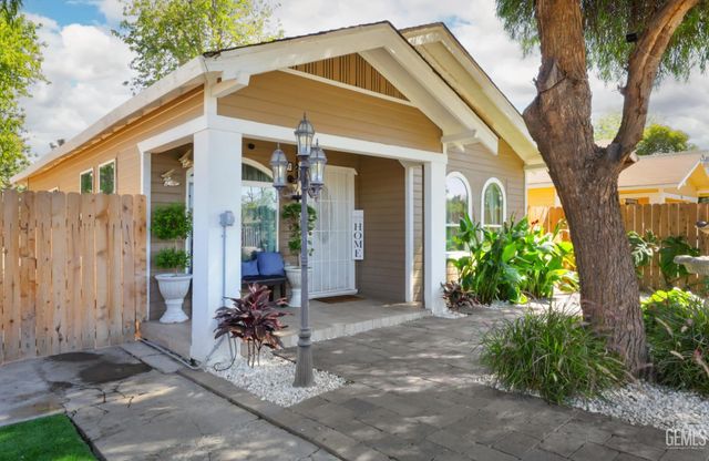 710 R Street, Bakersfield, CA 93304