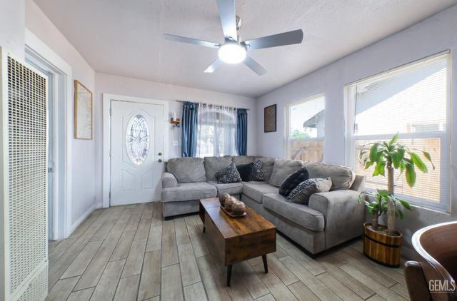 710 R Street, Bakersfield, CA 93304