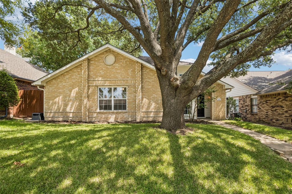 1524 Livingston Drive, Plano, TX 75093