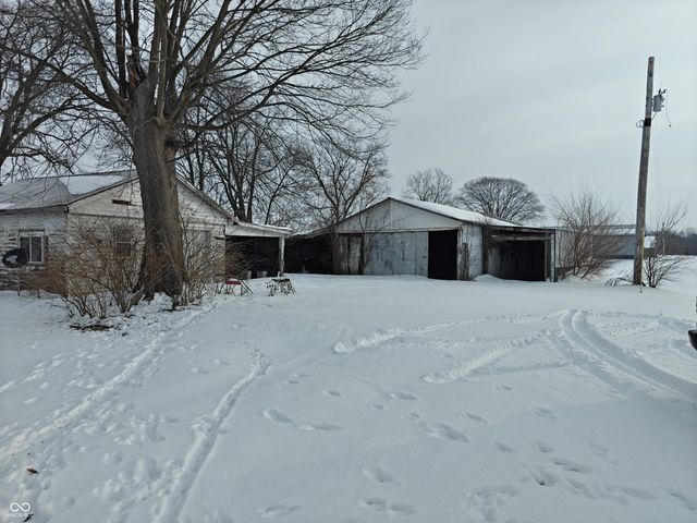 696 E 600 S, Shelbyville, IN 46176