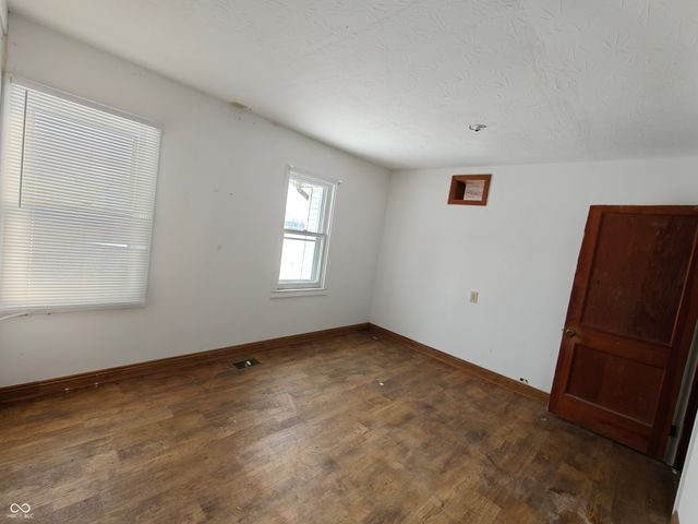 696 E 600 S, Shelbyville, IN 46176