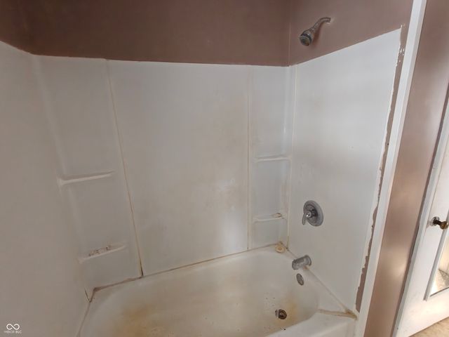 696 E 600 S, Shelbyville, IN 46176