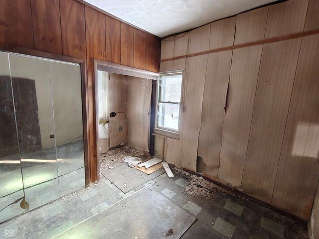 696 E 600 S, Shelbyville, IN 46176