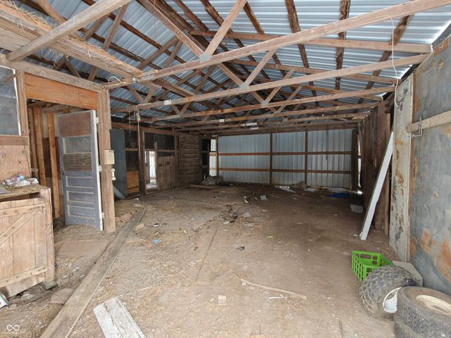 696 E 600 S, Shelbyville, IN 46176