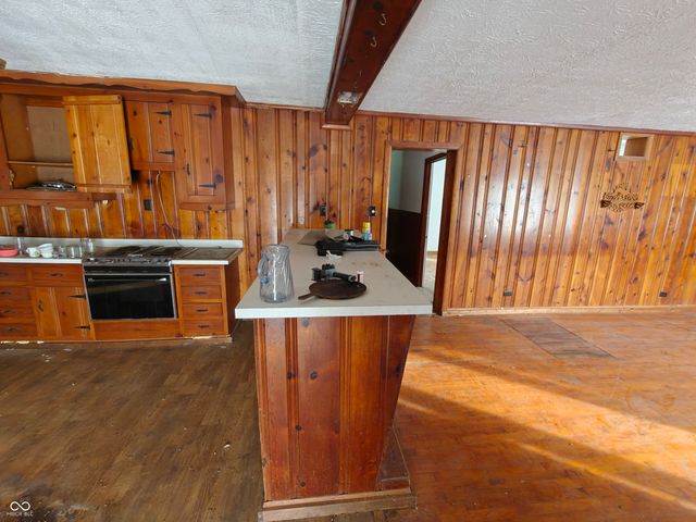 696 E 600 S, Shelbyville, IN 46176