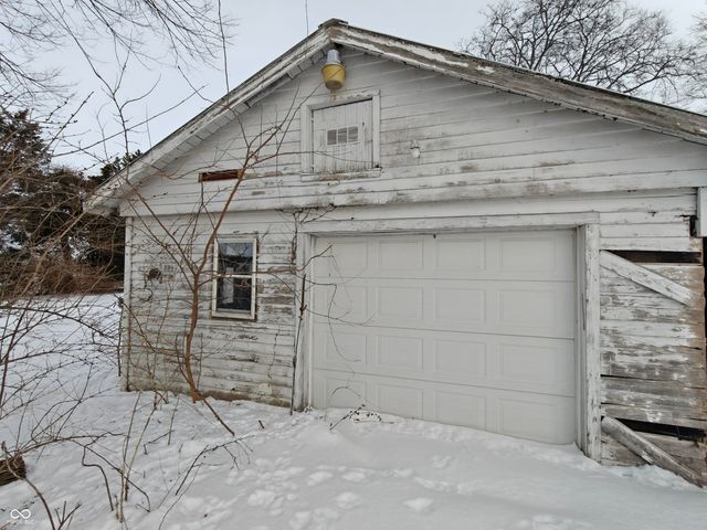 696 E 600 S, Shelbyville, IN 46176