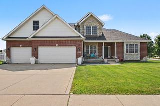 5911 Wildrose Lane, Schererville, IN 46375