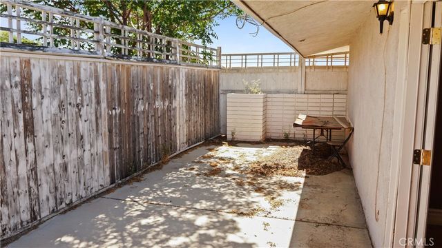 13814 Kiowa, Apple Valley, CA 92307