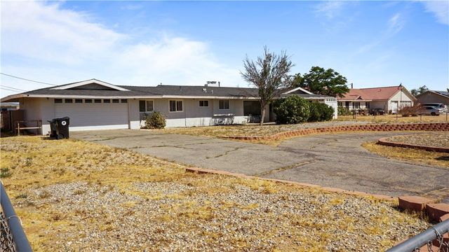 13814 Kiowa, Apple Valley, CA 92307