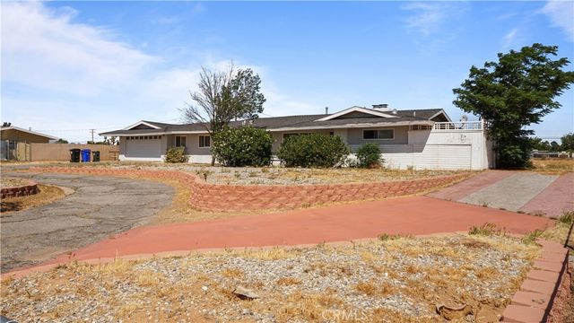 13814 Kiowa, Apple Valley, CA 92307