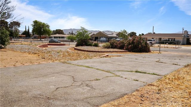 13814 Kiowa, Apple Valley, CA 92307