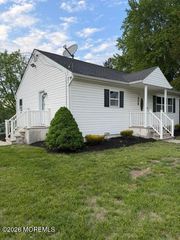 206 Taylors Mills Road, Manalapan, NJ 07726