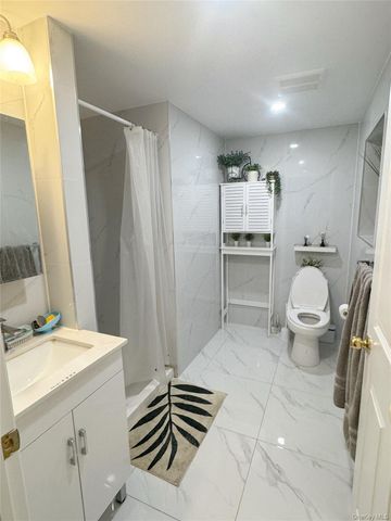 13249 41st Road 5B, Flushing, NY 11355