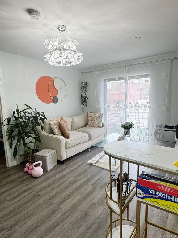 13249 41st Road 5B, Flushing, NY 11355