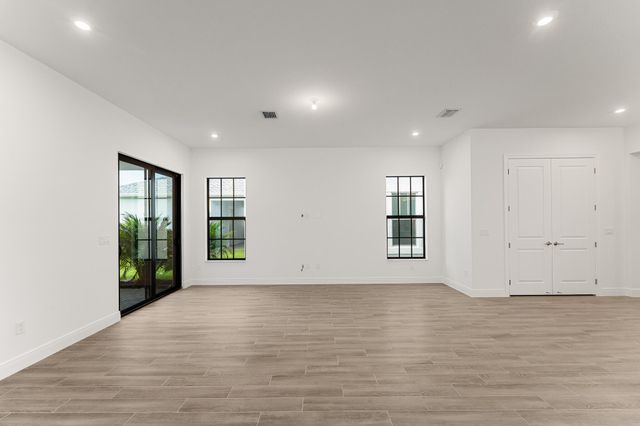 870 SW Newfield Avenue, Palm City, FL 34990