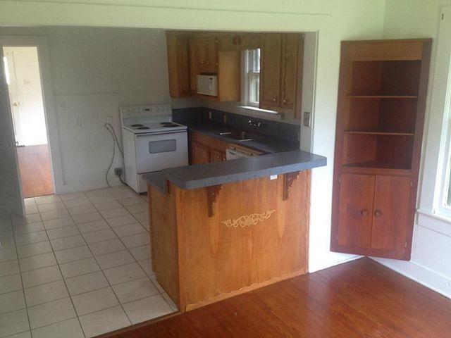 316 S Nugent Street, La Porte, TX 77571
