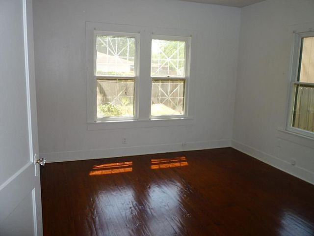 316 S Nugent Street, La Porte, TX 77571