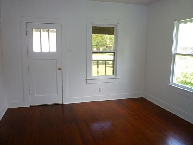 316 S Nugent Street, La Porte, TX 77571