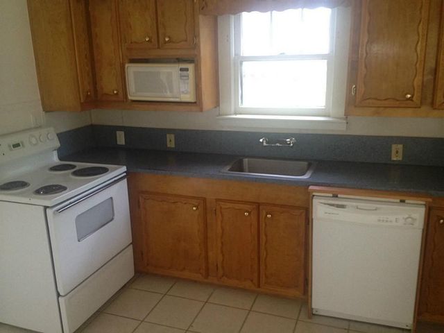 316 S Nugent Street, La Porte, TX 77571