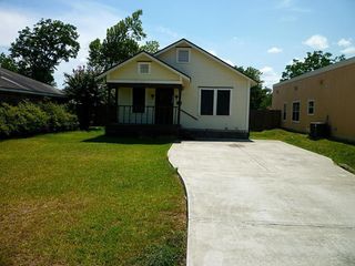 316 S Nugent Street, La Porte, TX 77571