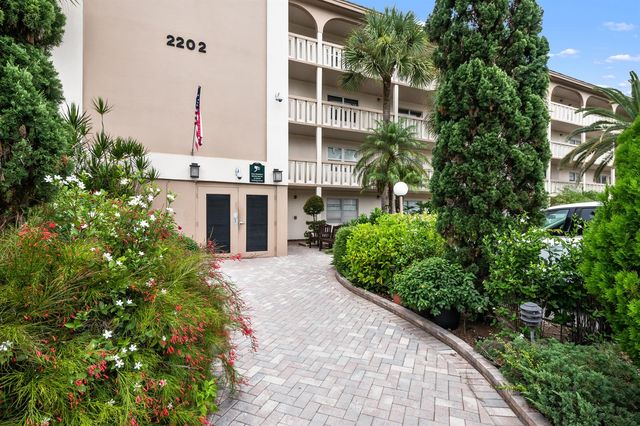 2202 LUCAYA Bend D4, Coconut Creek, FL 33066